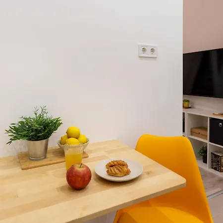 Cosy By Stn شقة *