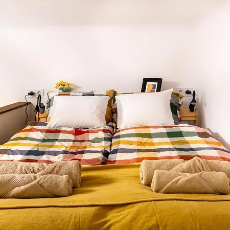 Cosy By Stn شقة بودابست