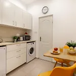 Cosy By Stn Apartmán
